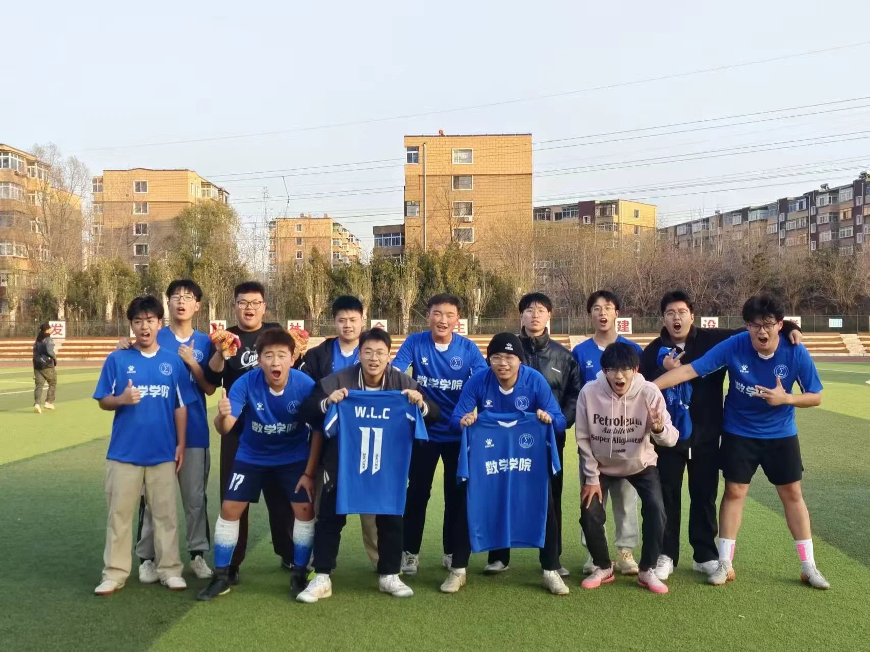 f80afbf1ebf0436a9c6a78abdb99668a.jpg